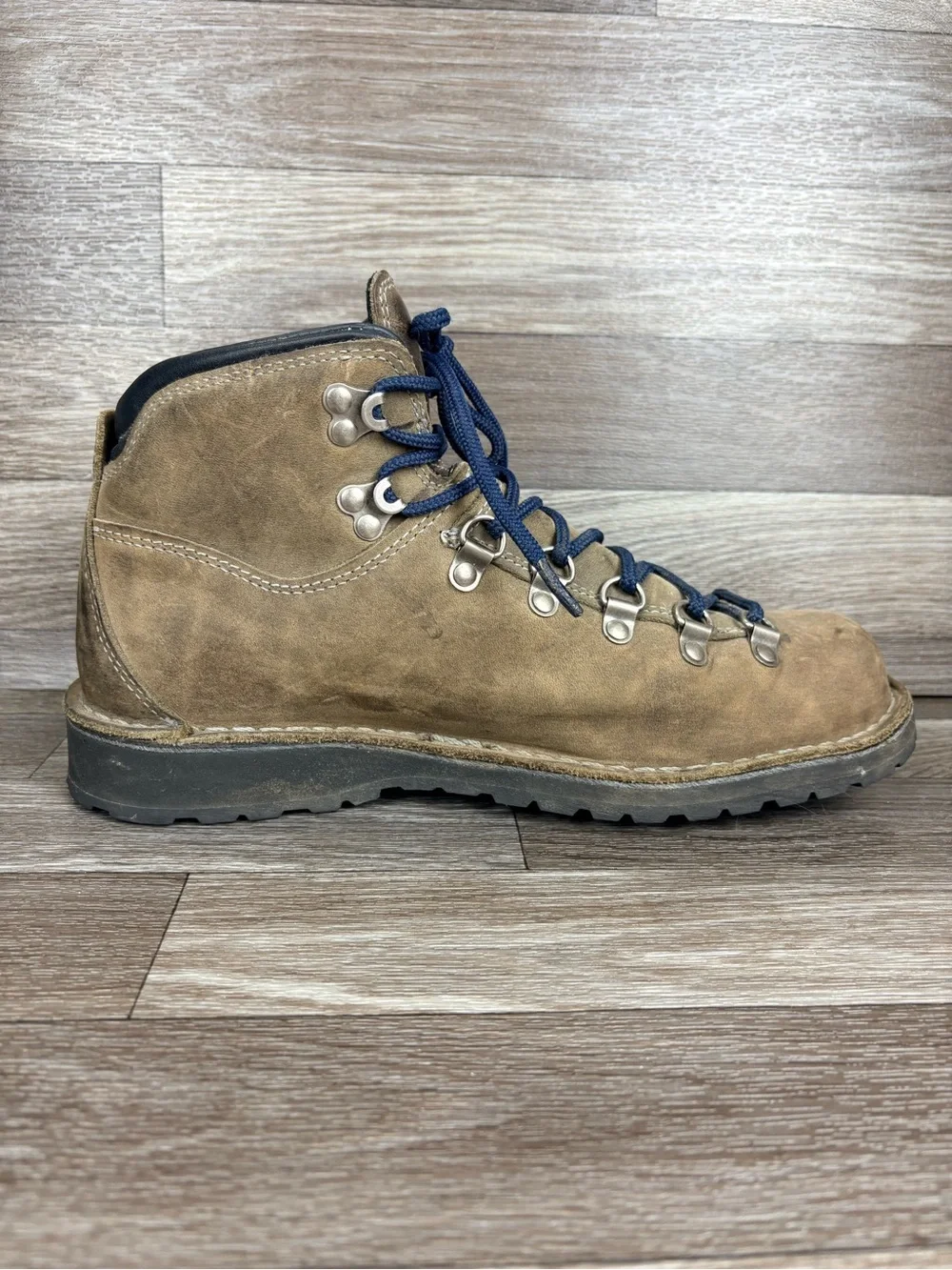 Danner Mountain Pass Gunmetal Boots Nubuck Leather Vibram Gore-Tex Men’s Sz 9EE